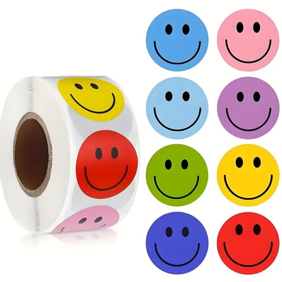 500 Smiley Face Sticker Roll - Picture 1 of 5